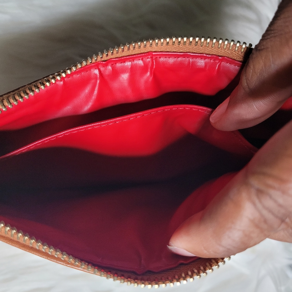 Dooney and bourke wristlet - Picture 3 of 4